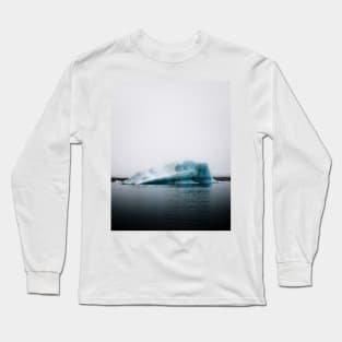 Minimalist moody Iceberg in Iceland&#39;s Glacier Lagoon – Landscape Photography Long Sleeve T-Shirt